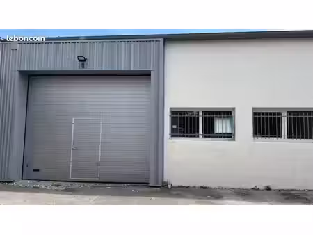 entrepôt de stockage et logistique 250 m2
