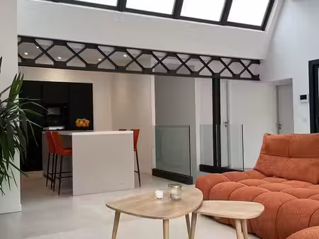 maison esprit loft avec piscine