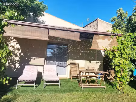 maison prox sommières 1ch/2 pers  jardin