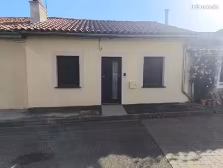 maison récente – 2 chambres – grand garage – belles prestations – secteur fleurance / prei