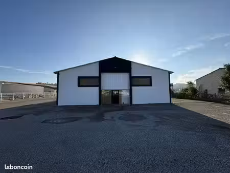 dépôt et bureaux sur auch (zone industrielle)