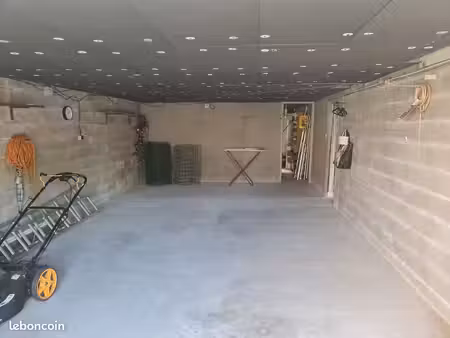 garage à louer