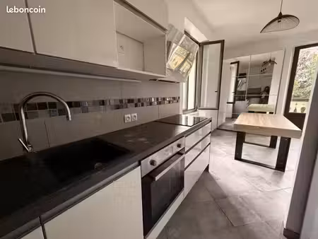 studio 1 pièce 27 m²