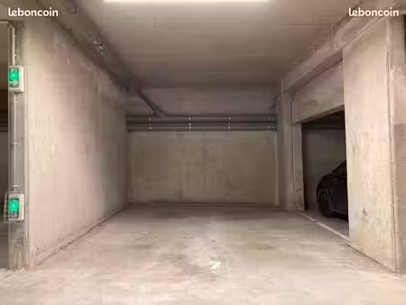 spacieux parking en sous-sol (18m2)