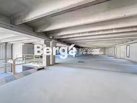 location entrepôt mougins 06250 2455m²