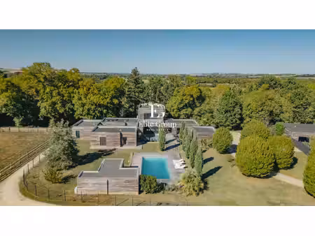 propriété contemporaine sur les rives de la charente