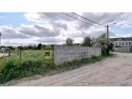 terrain à bâtir de 20 mètres de façade