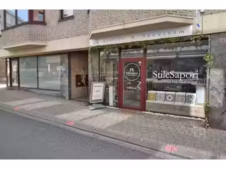 rez-de-chaussée commercial dans le centre de hoeilaart