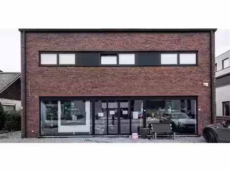 petit magasin à louer à begijnendijk pour € 2.500