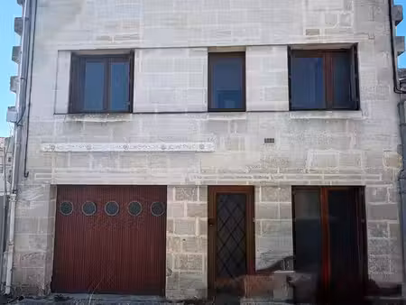 maison avec 3 chambres  bureau  jardin et garage