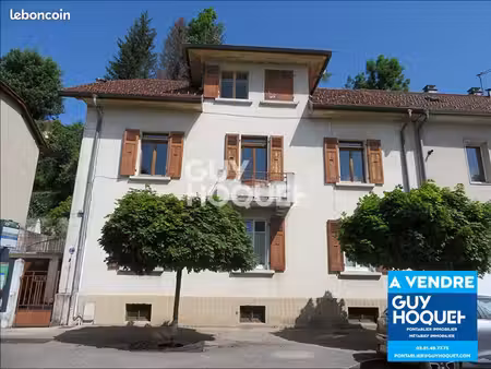 maison 9 pièces 210 m²
