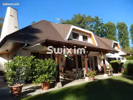maison 7 pièces 235 m²