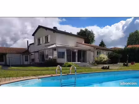 maison 130 m² – 3 chambres – grand terrain plat + piscine + double garage