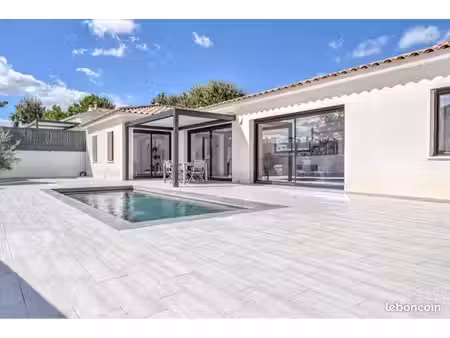 villa contemporaine de plain-pied avec piscine – 4 chambres – la bouilladisse