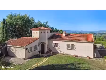 villa 4 pièces 120 m²
