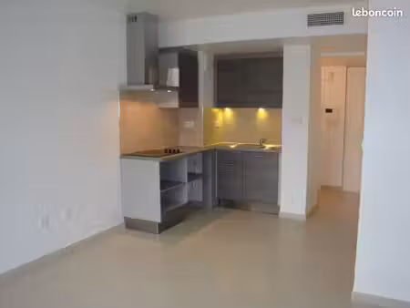appartement 2 pièces avec terrasse couverte