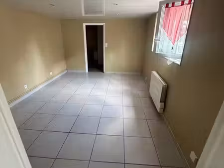 studio semi meublé refait à neuf