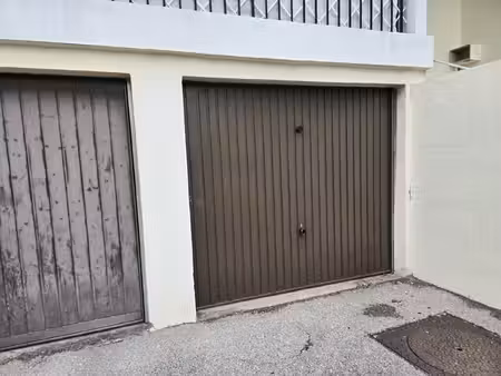 garage fermé aix nord