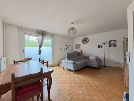 appartement avec balcon76 62 m² à vendre à villars 115 000 €