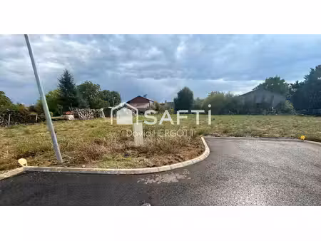 terrain constructible 664 m² borné et viabilisé – à 10 min de mer