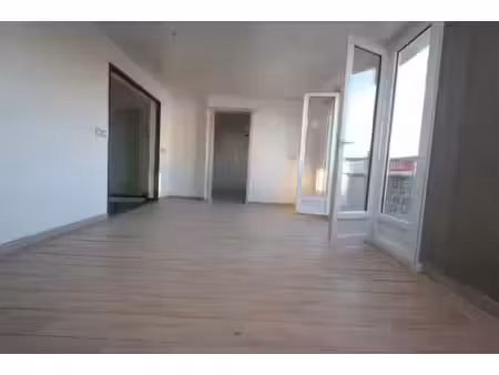 beau 4 pièces de 71 m² dans résidence ravalée et sécurisée en centre ville