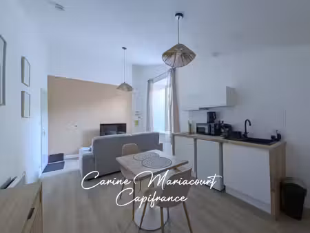 t2 meublé 33 m² – entièrement rénové – centre de saint-maixent-l’école