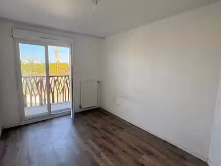 villepinte - f3 au 3ème étage avec ascenseur  balcon et parking