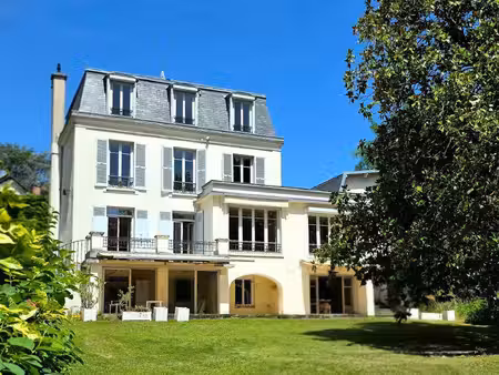 demeure 10 pièces avec parc de 5235 m2