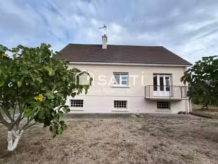 maison familiale avec beau potentiel à solesmes