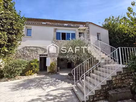 maison de village avec dépendance et jardin barjac