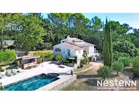 maison néoules