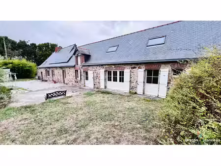 maison sur 1 ha 34 à saint pierre la cour