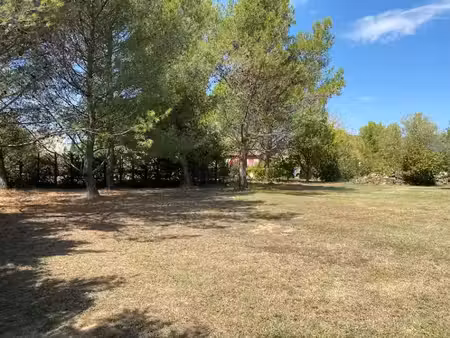 vente terrain 550 m² à lauris (84360)  165 000 €