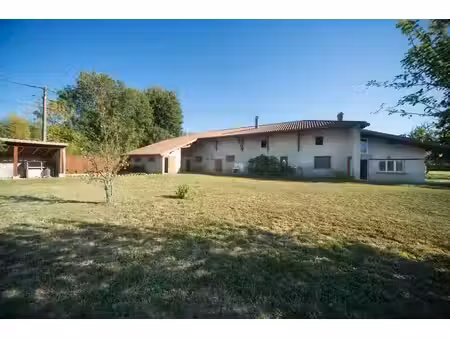 ferme rénovée 126 m² avec studio indépendant et dépendances de 330 m² saint-cyr-sur-mentho