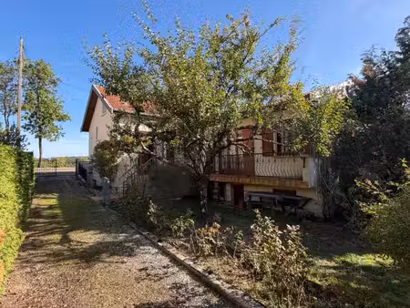 maison 2 chambres avec double garage et jardin