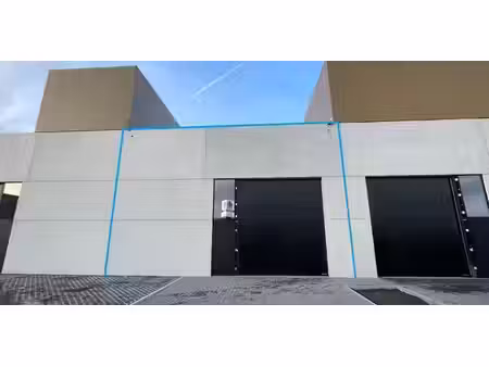 bâtiment d’entreprise à louer à roeselare pour € 890