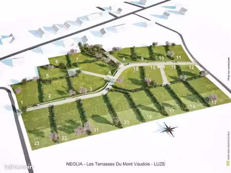 terrain 1 006 m² luze
