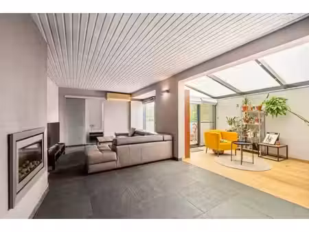 commerce avec spacieuse habitation (272 m²) à erembodegem