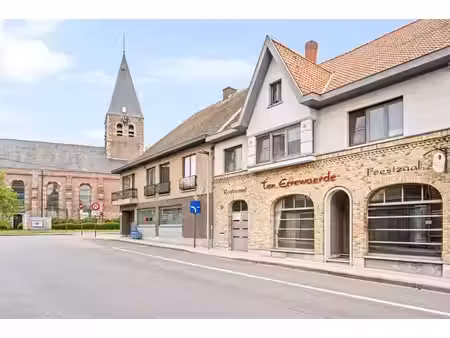 espace commerciale avec appartement