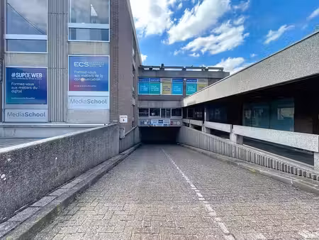 sept emplacements de parking en sous-sols
