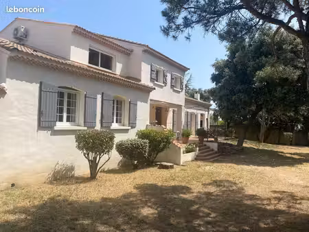 maison 230 m2 - 5 chambres -terrasse - jardin clos - age