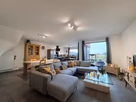 très belle maison 3 chambres avec garage et jardin