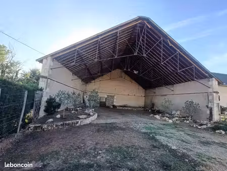 maison 1 pièce 200 m²