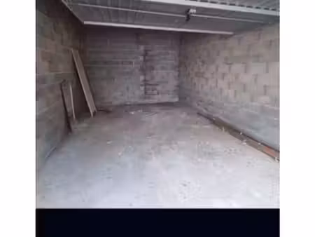 cherche garage ferme a louer