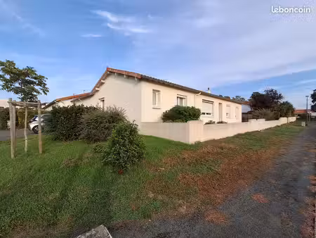 buxerolles - belle maison plain-pied de 117m2 - jardin - sans vis- à -vis - tout à pied