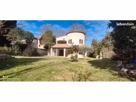 villa t6 de 180m2 sur 940m2 de terrain avec garage