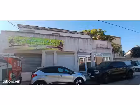 local commercial entierement refait et climatisee