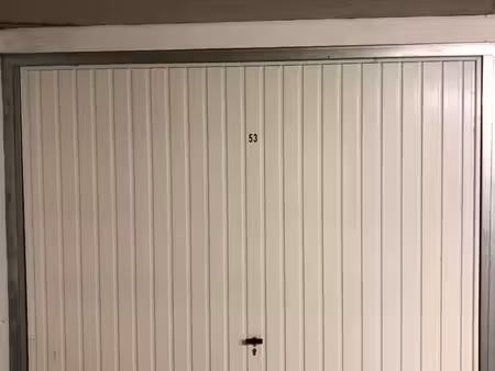 garage à louer 145 cc