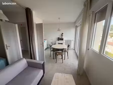 a louer lumineux t1 à royat