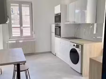 location meublée appartement 3 pièces 56 m² à strasbourg (67000)  1 080 €